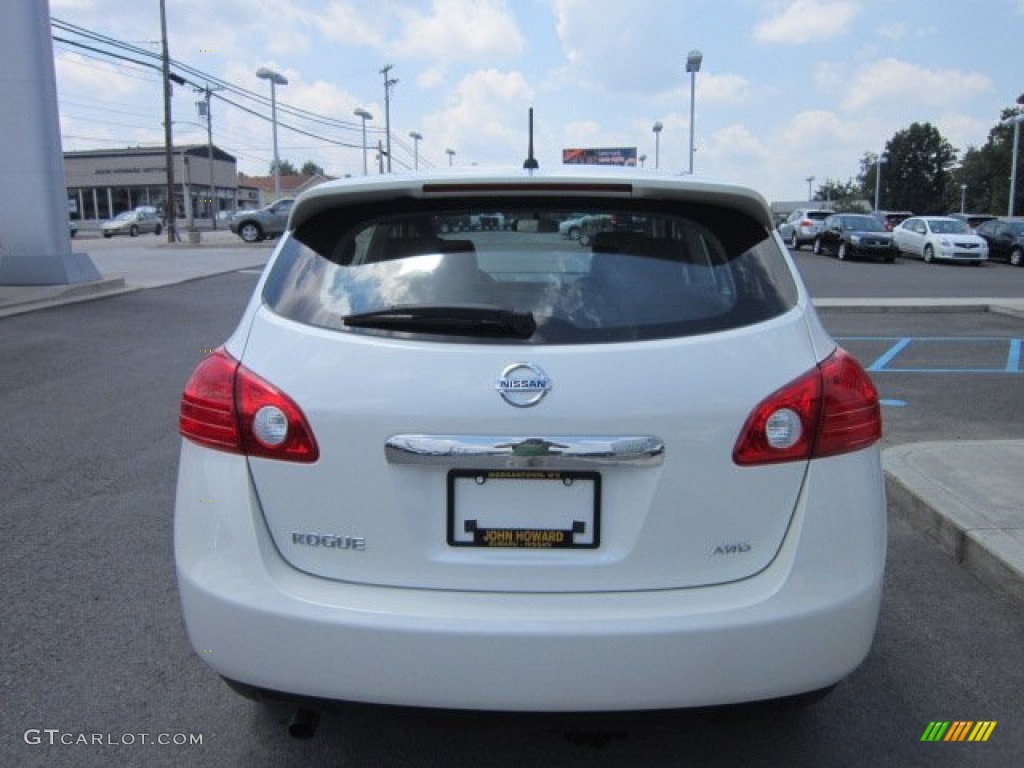 2011 Rogue S AWD - Pearl White / Gray photo #8