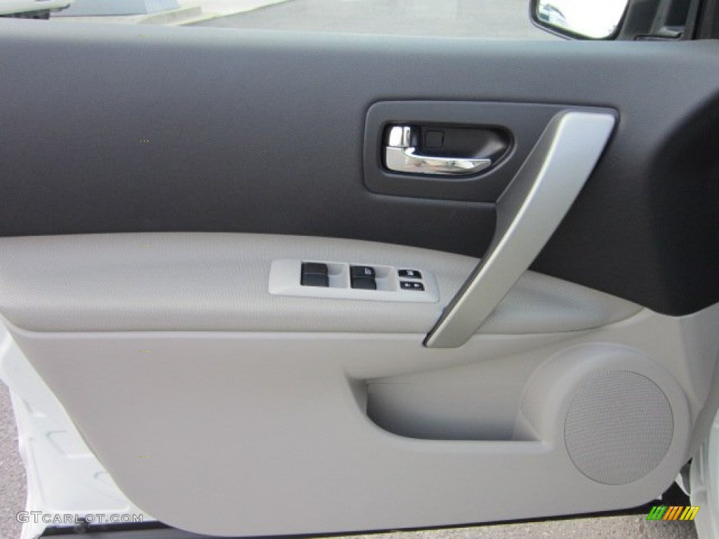 2011 Rogue S AWD - Pearl White / Gray photo #14
