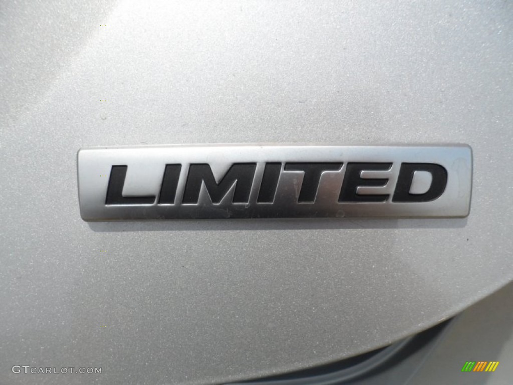2012 Hyundai Elantra Limited Marks and Logos Photo #51324067