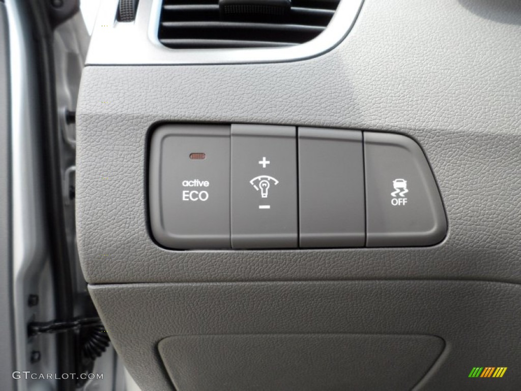 2012 Hyundai Elantra Limited Controls Photo #51324331