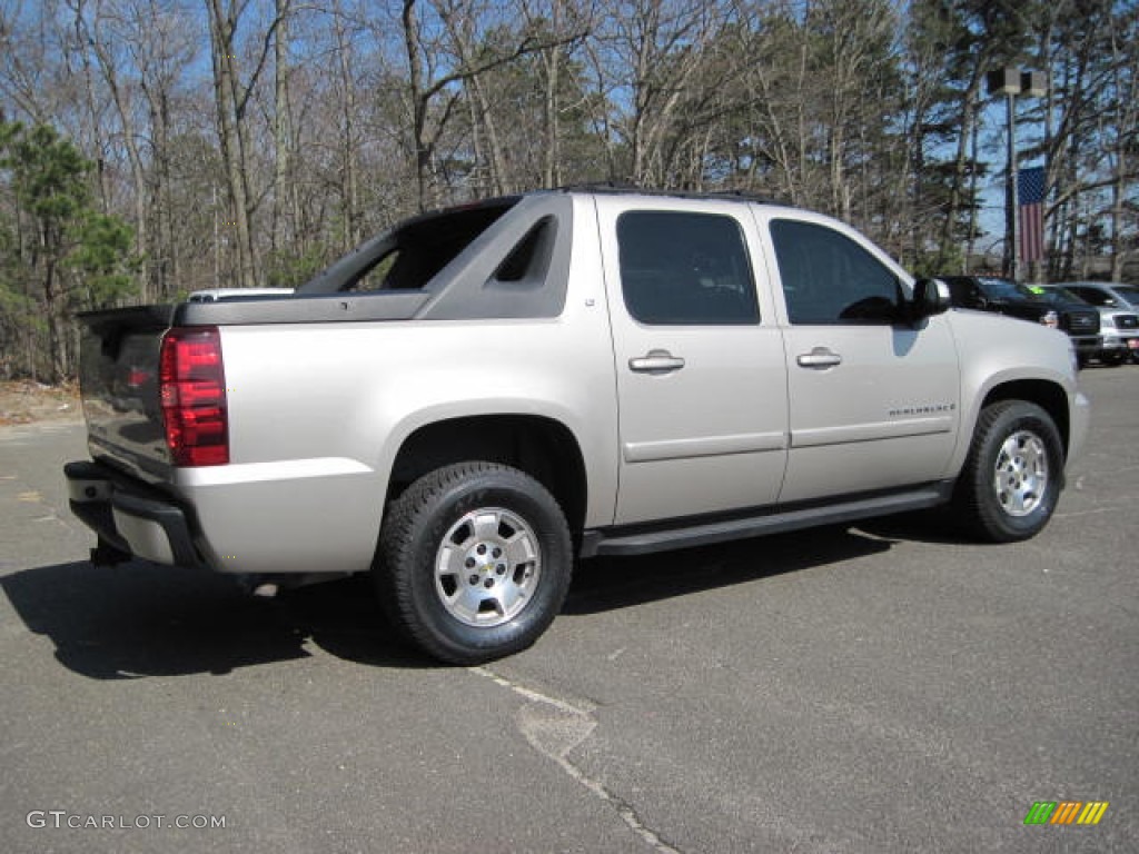 Silver Birch Metallic 2007 Chevrolet Avalanche LT 4WD Exterior Photo #51325102