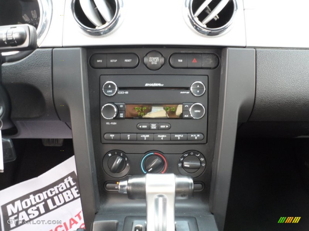 2008 Ford Mustang GT Premium Coupe Controls Photo #51325615