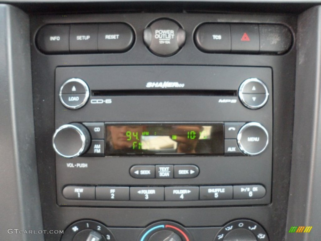 2008 Ford Mustang GT Premium Coupe Controls Photo #51325630