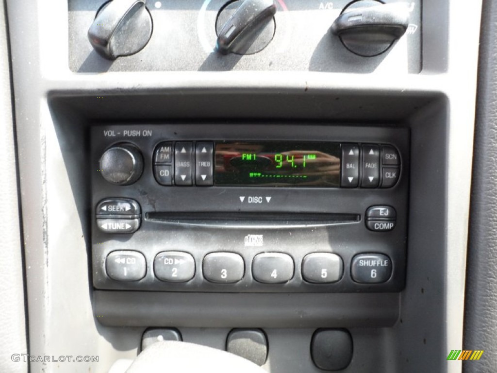2004 Ford Mustang V6 Coupe Controls Photo #51328192