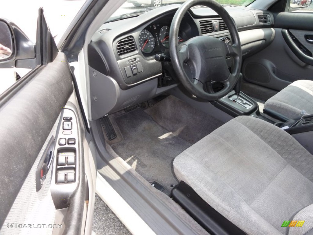Gray Interior 2001 Subaru Legacy L Wagon Photo #51328798