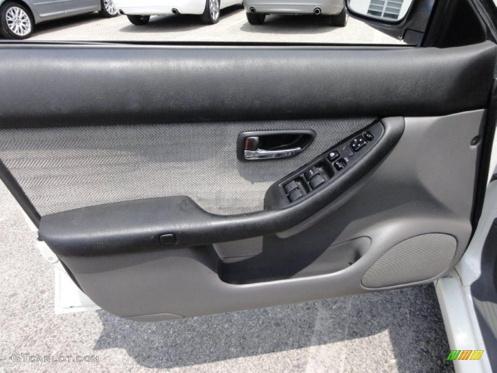 2001 Subaru Legacy L Wagon Gray Door Panel Photo #51328810