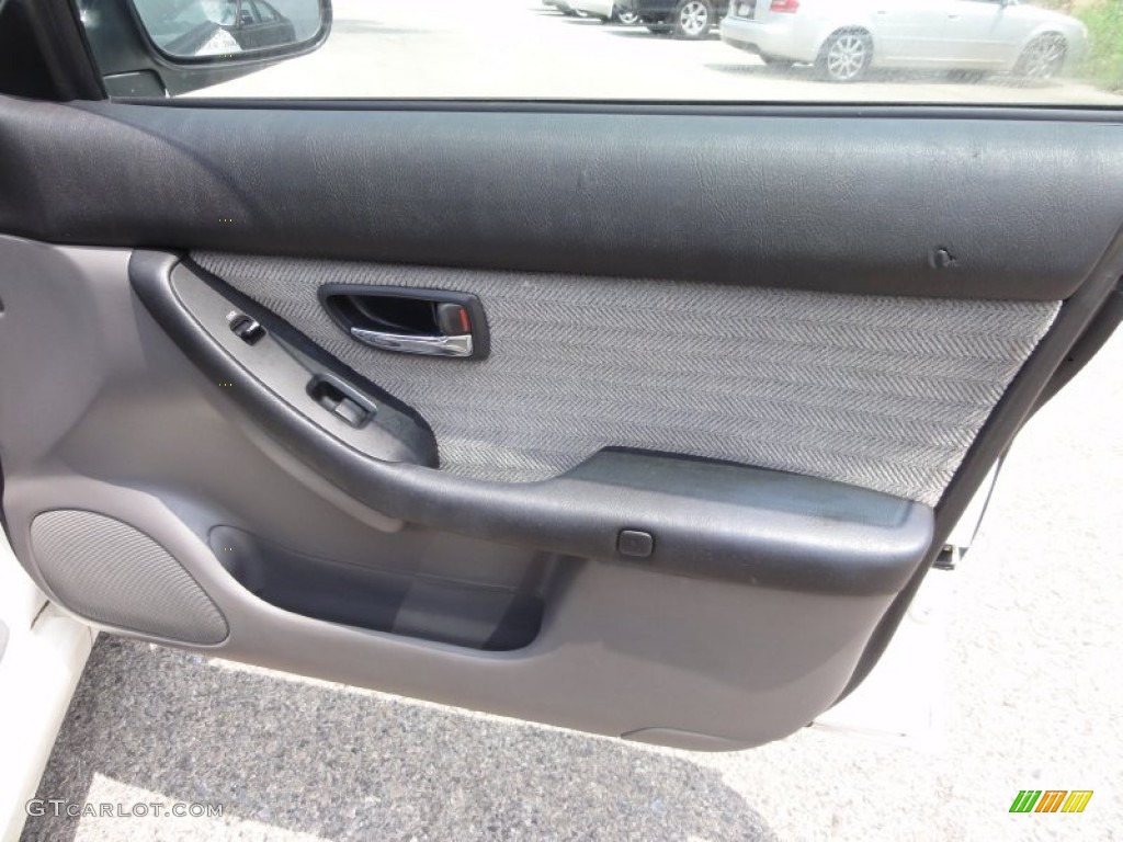 2001 Subaru Legacy L Wagon Gray Door Panel Photo #51328942
