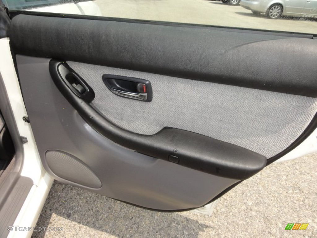 2001 Subaru Legacy L Wagon Gray Door Panel Photo #51328975