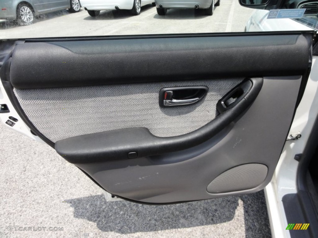 2001 Subaru Legacy L Wagon Gray Door Panel Photo #51329005