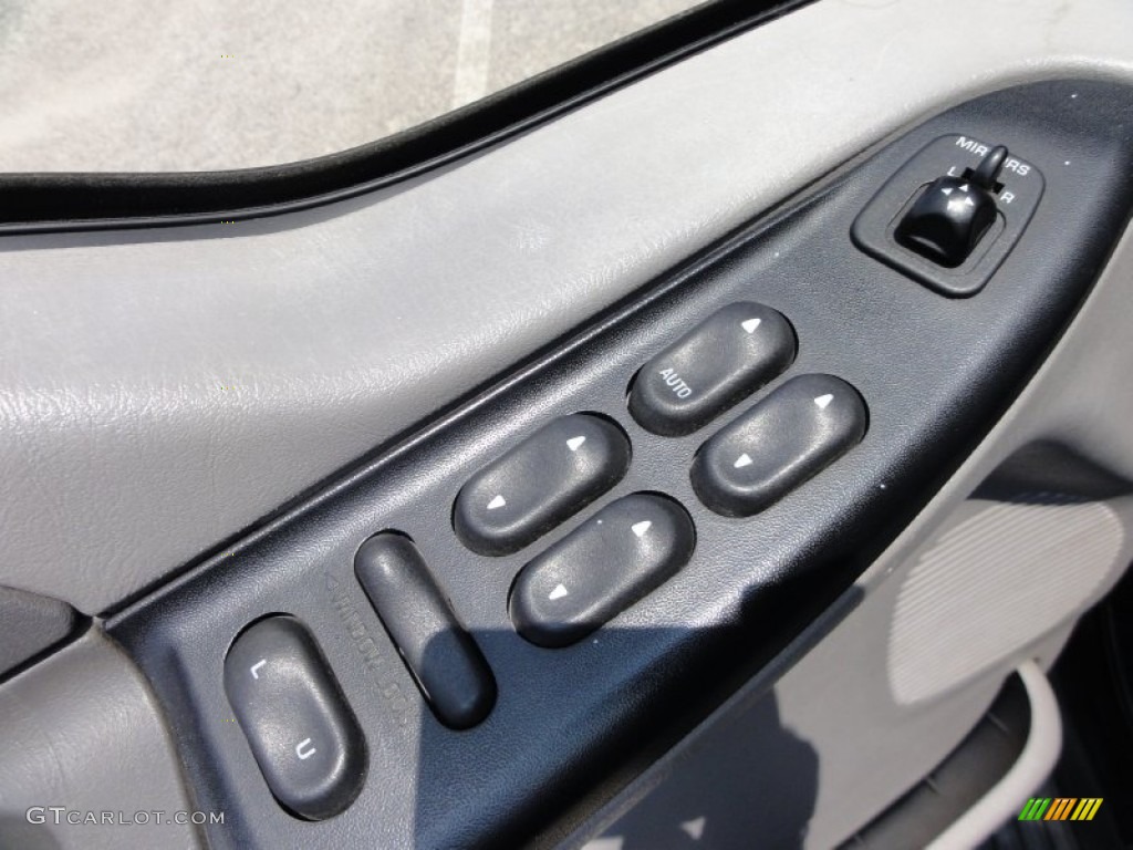 2001 Ford F250 Super Duty XLT Super Crew 4x4 Controls Photo #51330319