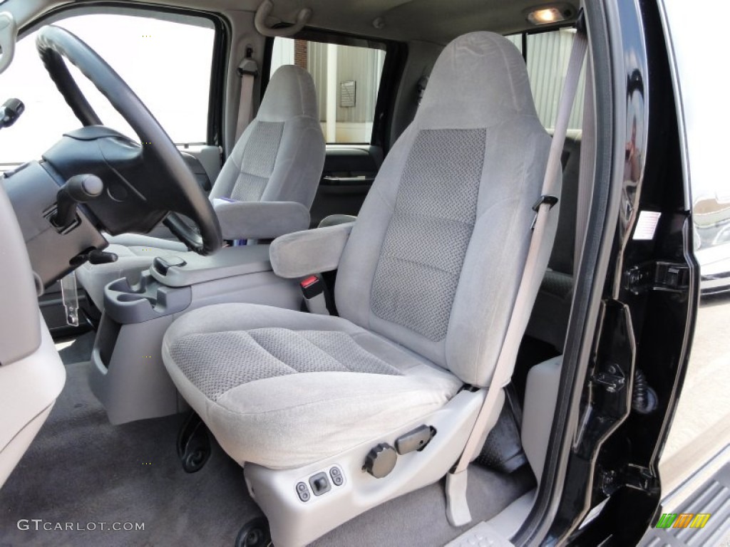 Medium Graphite Interior 2001 Ford F250 Super Duty XLT Super Crew 4x4 Photo #51330349