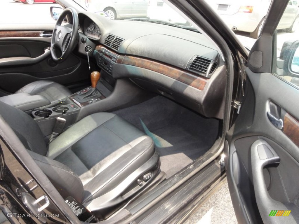 2001 3 Series 325xi Sedan - Jet Black / Black photo #17