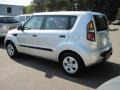 2010 Bright Silver Kia Soul 1.6  photo #2