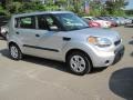 2010 Bright Silver Kia Soul 1.6  photo #4