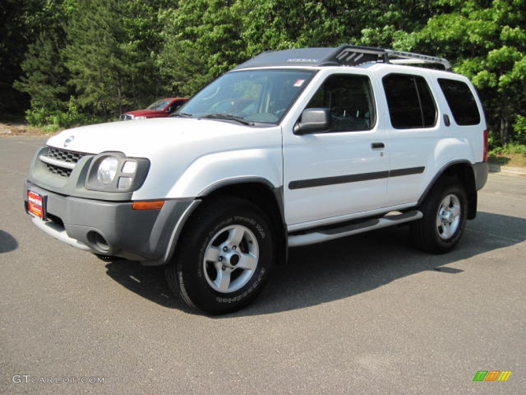 2004 Xterra XE 4x4 - Avalanche White / Charcoal photo #1