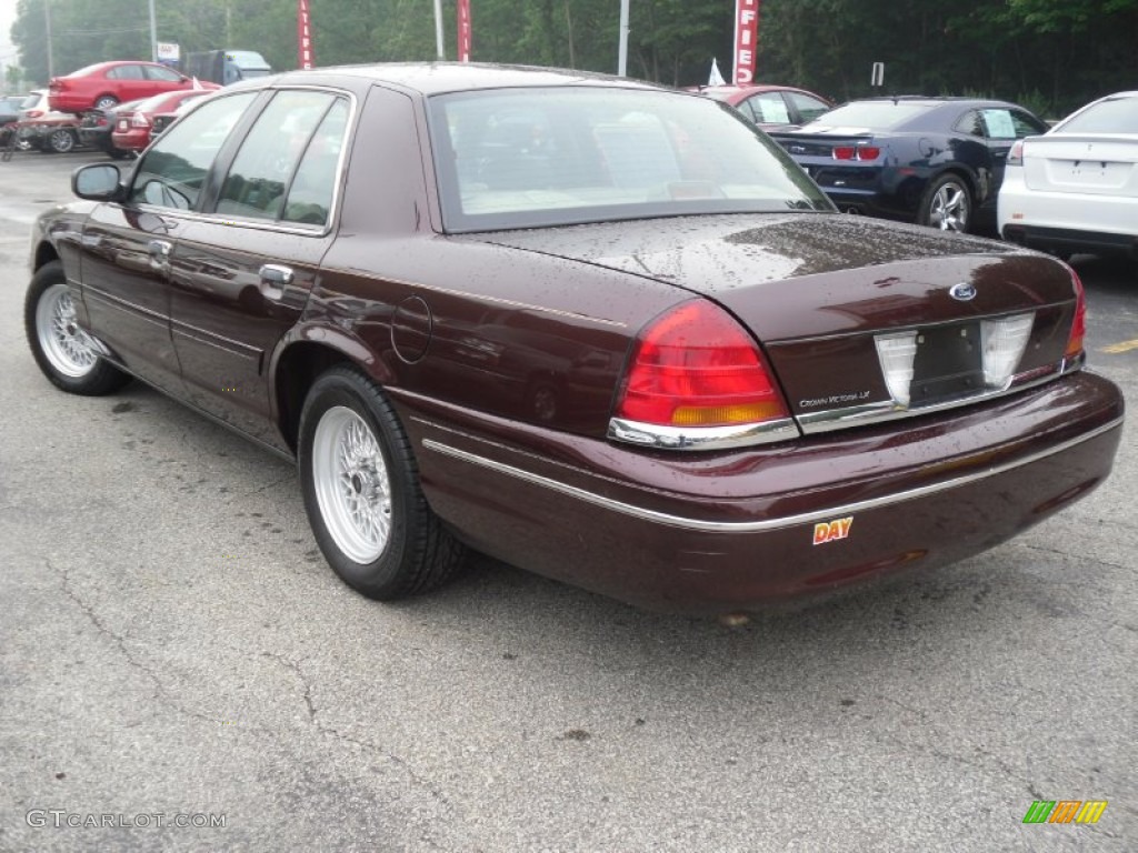 2002 Crown Victoria LX - Matador Red Metallic / Medium Parchment photo #3