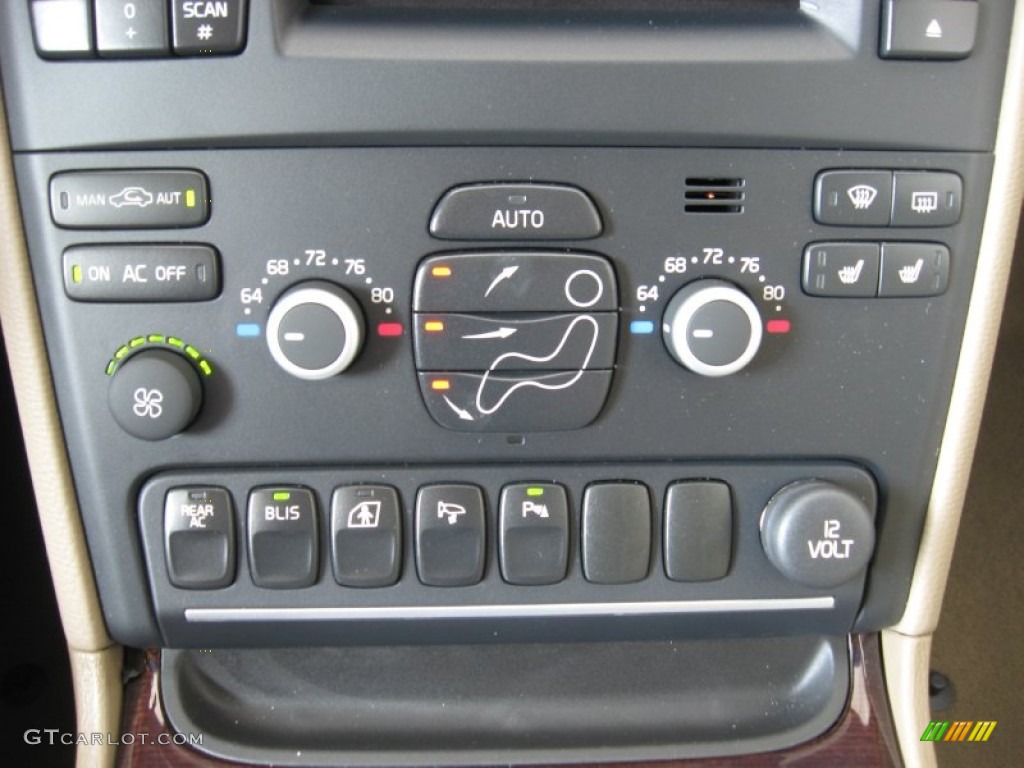 2011 Volvo XC90 3.2 AWD Controls Photo #51339160