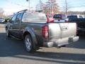 2008 Storm Grey Nissan Frontier LE Crew Cab 4x4  photo #2