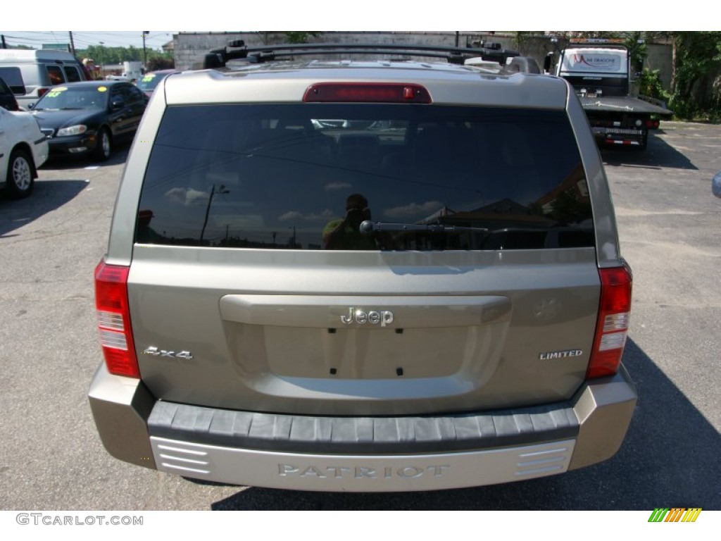 2007 Patriot Limited 4x4 - Light Khaki Metallic / Pastel Slate Gray photo #21