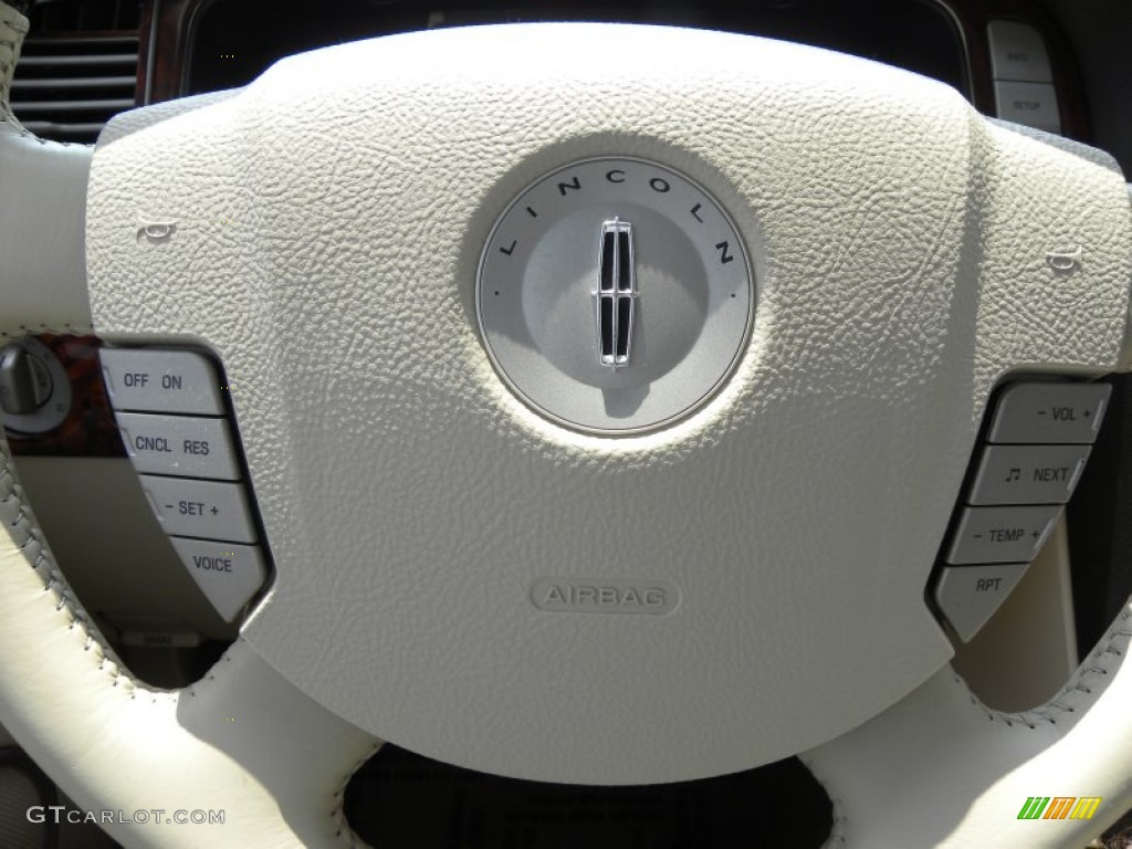 2003 Lincoln Navigator Luxury Controls Photo #51350774