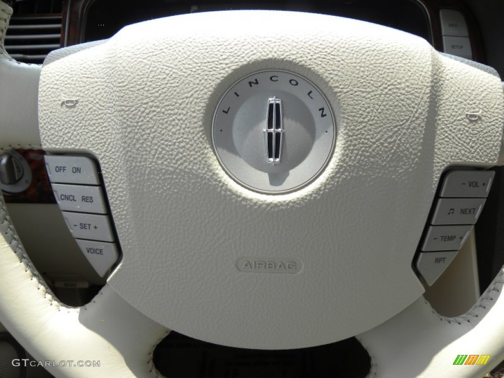 2003 Lincoln Navigator Luxury Controls Photo #51350774