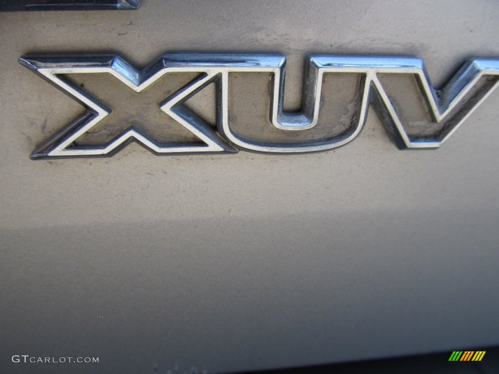 2004 Envoy XUV SLT 4x4 - Liquid Silver Metallic / Medium Pewter photo #4