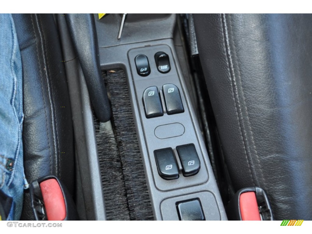 2002 Saab 9-3 SE Convertible Controls Photo #51356093