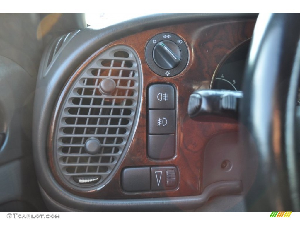 2002 Saab 9-3 SE Convertible Controls Photo #51356123