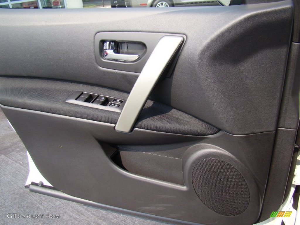 2011 Rogue S - Pearl White / Black photo #20