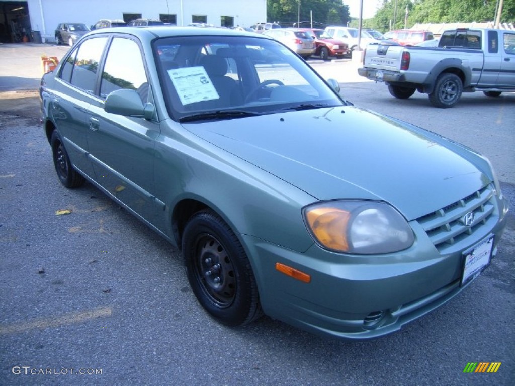 2004 Accent GL Sedan - Quartz Green / Gray photo #1