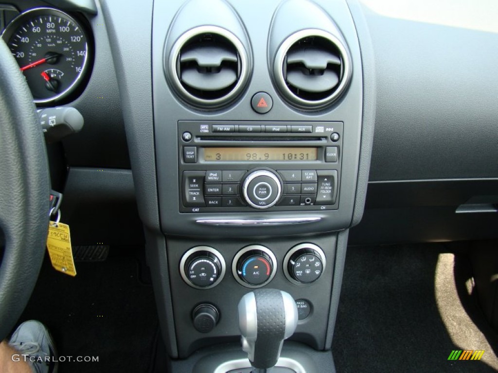 2011 Rogue S - Pearl White / Black photo #22