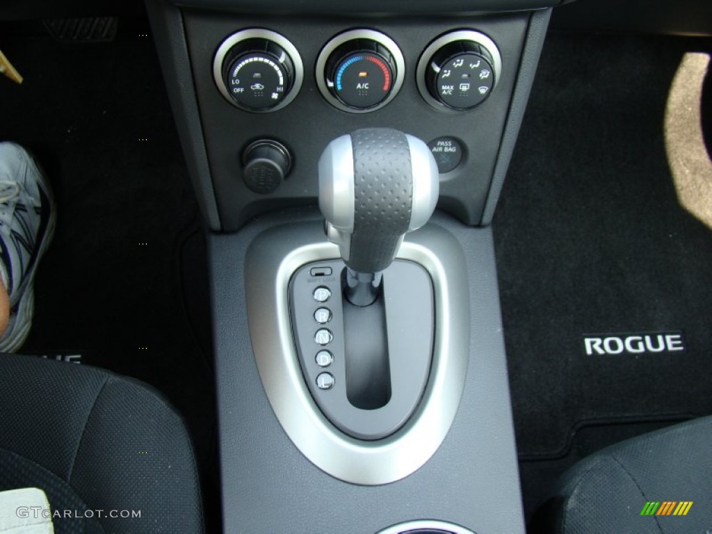 2011 Rogue S - Pearl White / Black photo #23