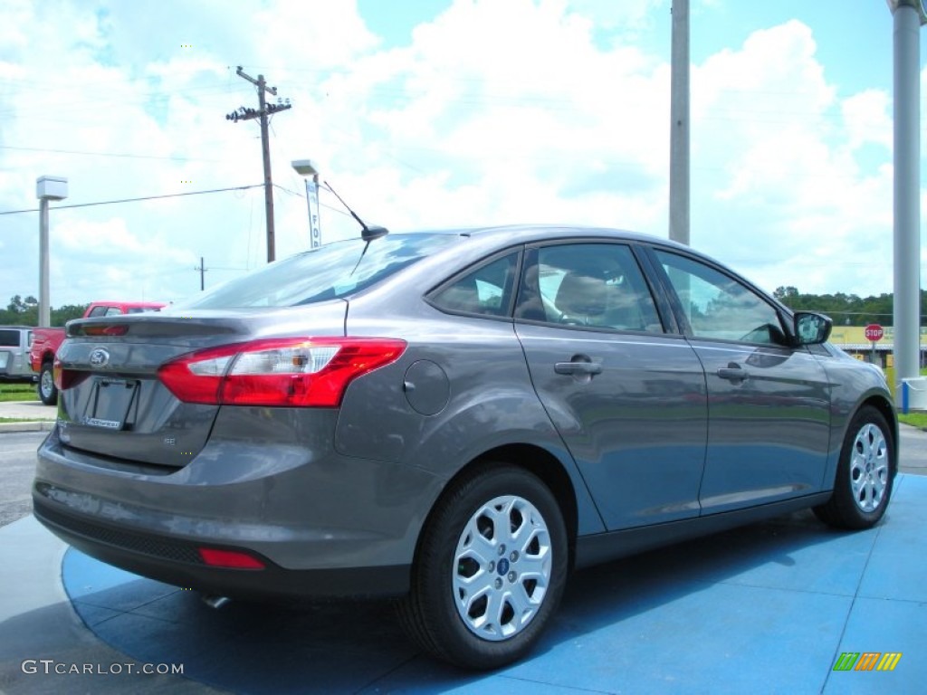 2012 Focus SE Sedan - Sterling Grey Metallic / Charcoal Black photo #3