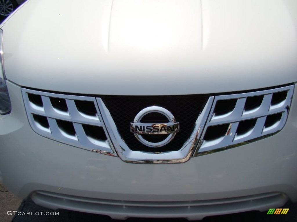 2011 Rogue S - Pearl White / Black photo #35