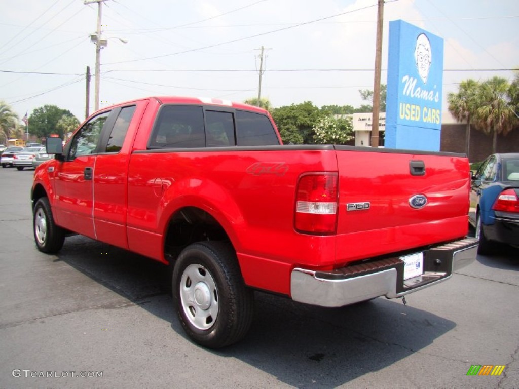 2005 F150 XL SuperCab 4x4 - Bright Red / Medium Flint Grey photo #6