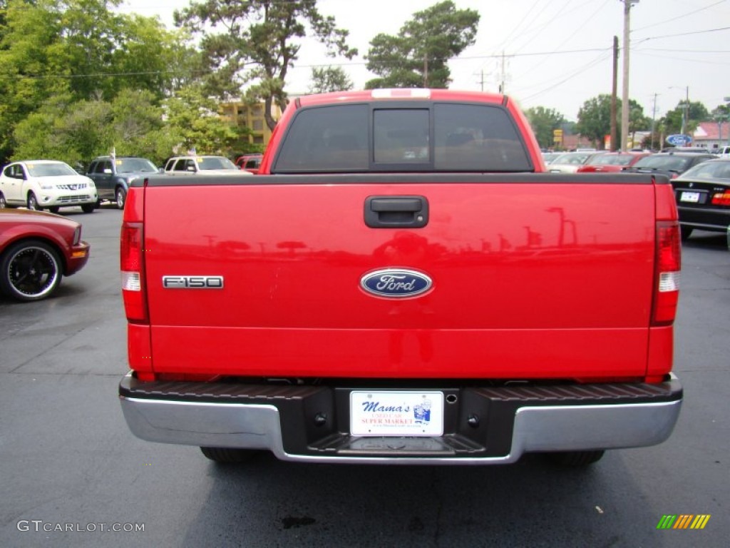 2005 F150 XL SuperCab 4x4 - Bright Red / Medium Flint Grey photo #7