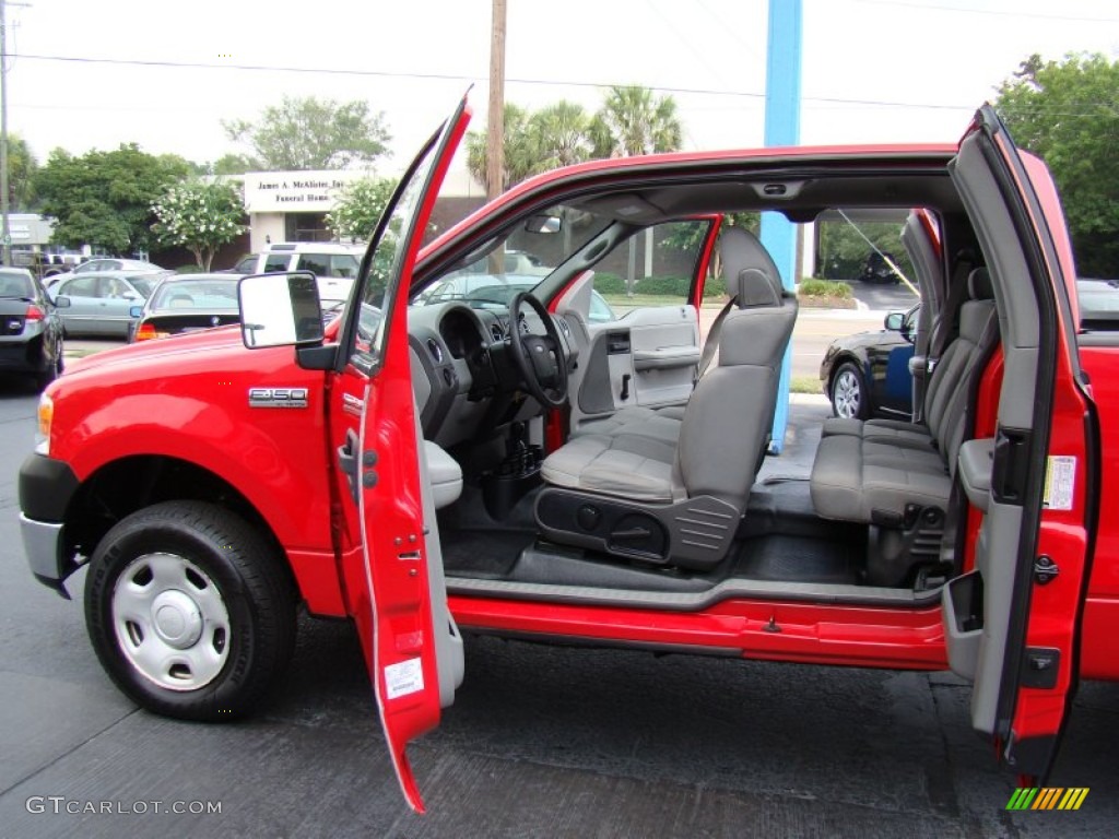 2005 F150 XL SuperCab 4x4 - Bright Red / Medium Flint Grey photo #11