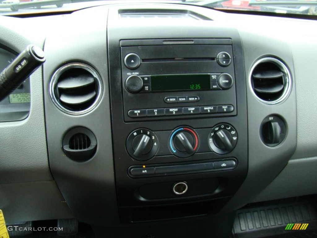 2005 F150 XL SuperCab 4x4 - Bright Red / Medium Flint Grey photo #20