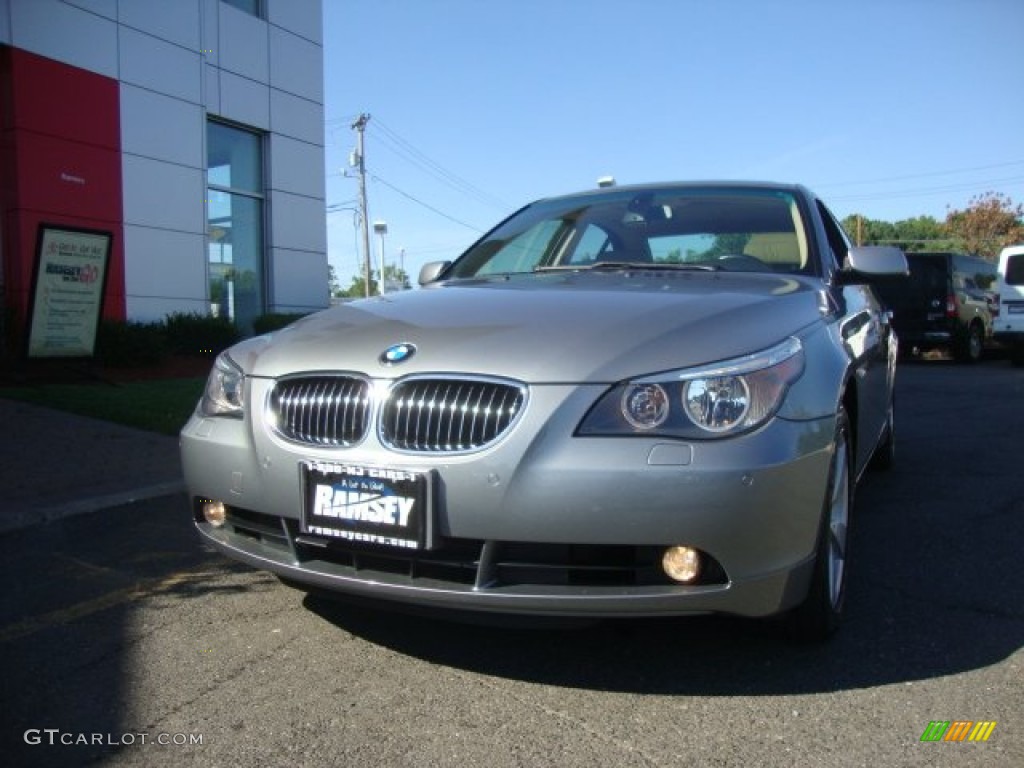 2007 5 Series 525xi Sedan - Titanium Grey Metallic / Beige photo #1