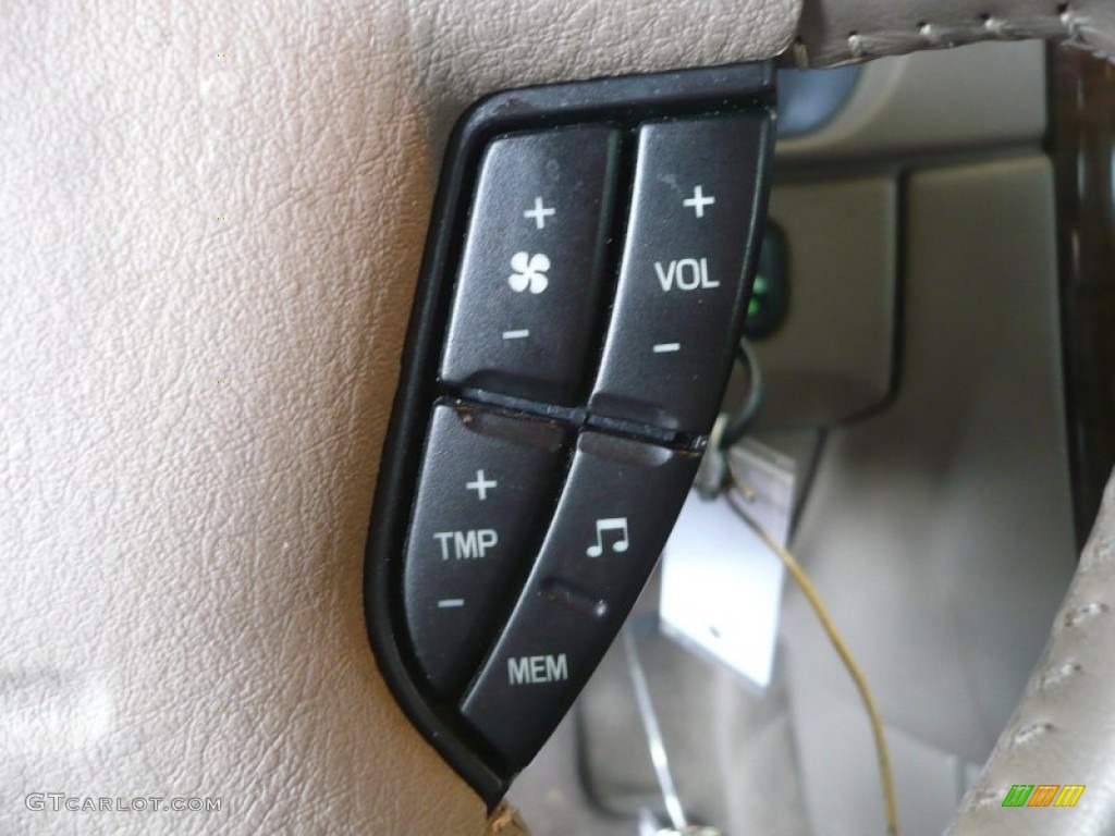 2002 Ford Explorer Eddie Bauer 4x4 Controls Photo #51361790