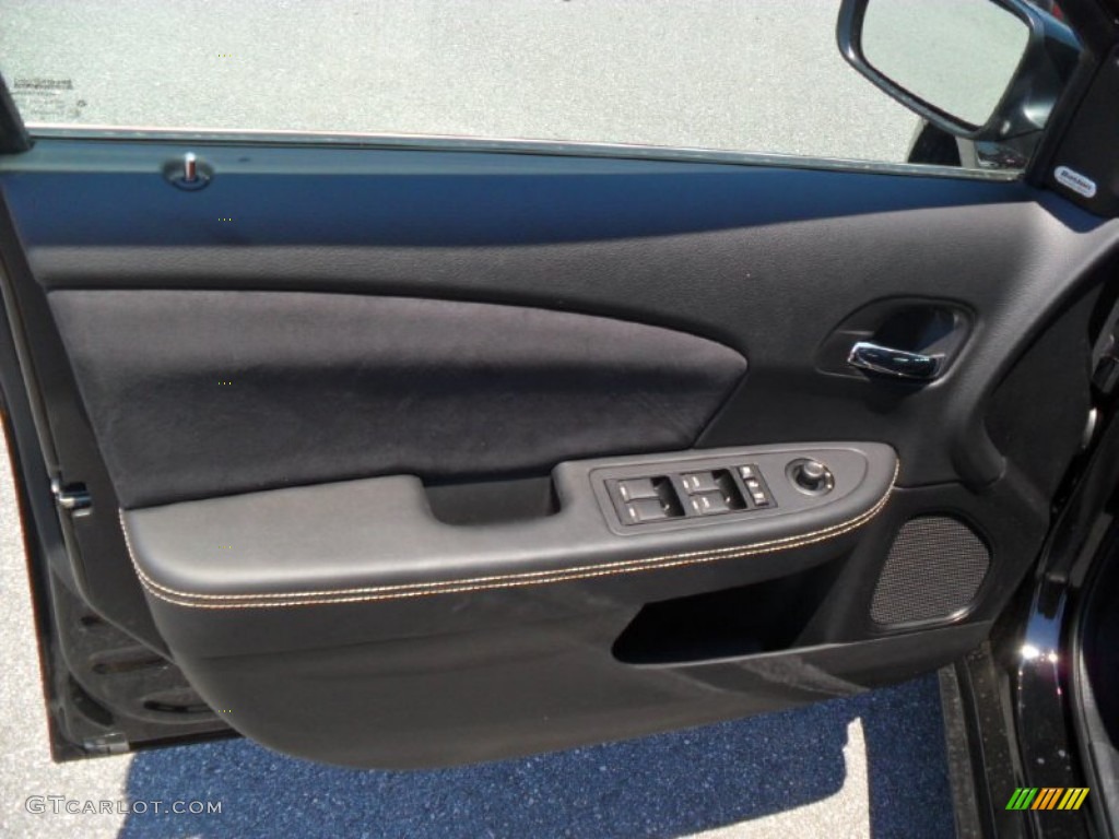 2011 Chrysler 200 S Black Door Panel Photo #51362564