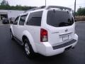 Avalanche White - Pathfinder SE 4x4 Photo No. 2