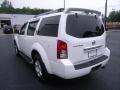 2008 Avalanche White Nissan Pathfinder SE 4x4  photo #2