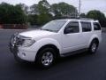 Avalanche White - Pathfinder SE 4x4 Photo No. 29