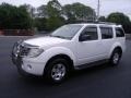 2008 Avalanche White Nissan Pathfinder SE 4x4  photo #29