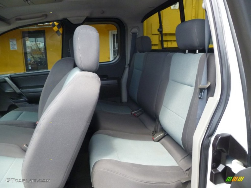 2004 Titan XE King Cab - White / Graphite/Titanium photo #9