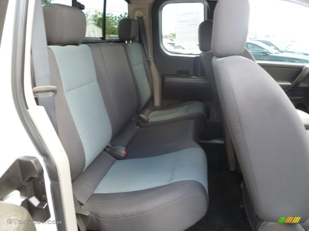2004 Titan XE King Cab - White / Graphite/Titanium photo #10