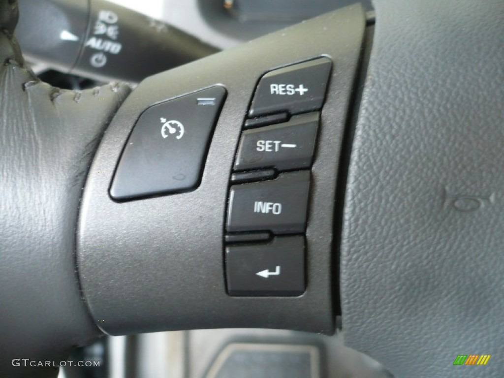 2009 Chevrolet HHR LT Controls Photo #51365120