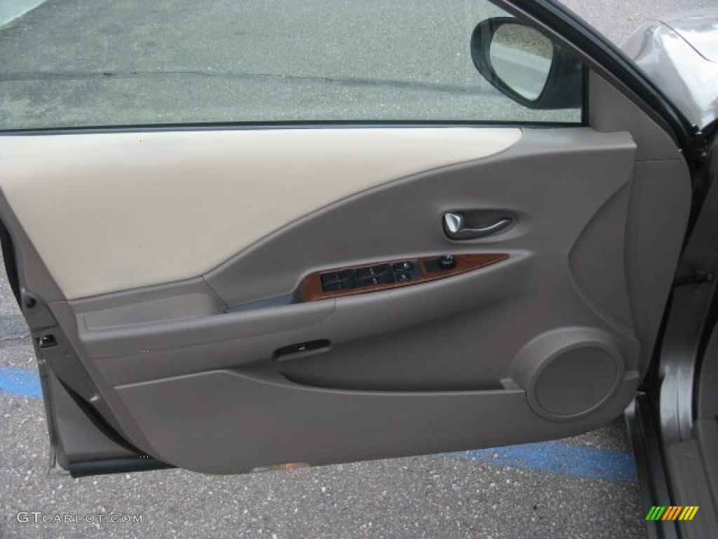 2003 Nissan Altima 3.5 SE Door Panel Photos