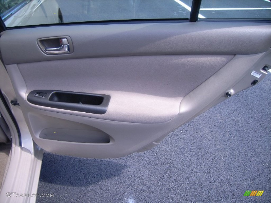 2005 Toyota Camry LE V6 Taupe Door Panel Photo #51372110